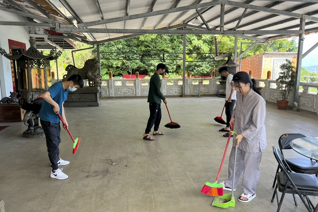 Assembly for anniversary Bodhisattva Avalokitesvara at Linh An Pagoda
