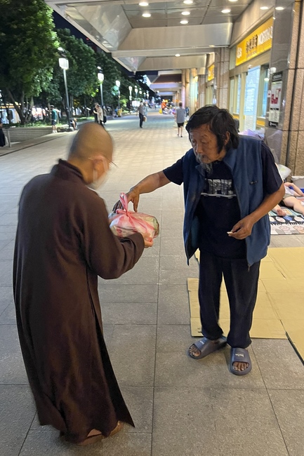 Assembly for anniversary Bodhisattva Avalokitesvara at Linh An Pagoda