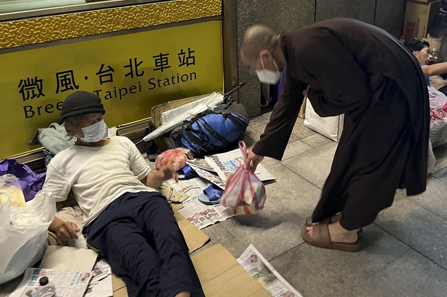 Assembly for anniversary Bodhisattva Avalokitesvara at Linh An Pagoda