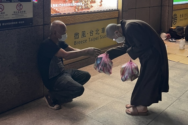 Assembly for anniversary Bodhisattva Avalokitesvara at Linh An Pagoda