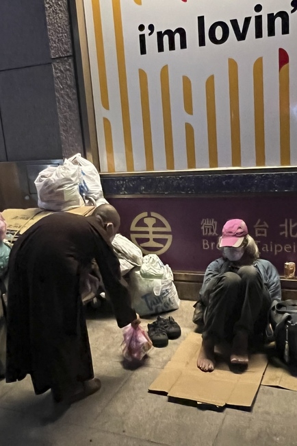 Assembly for anniversary Bodhisattva Avalokitesvara at Linh An Pagoda