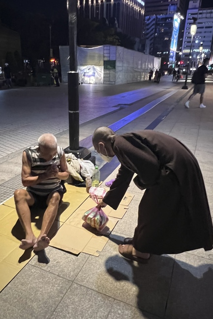 Assembly for anniversary Bodhisattva Avalokitesvara at Linh An Pagoda