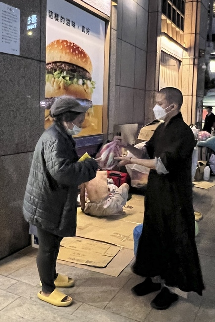 Assembly for anniversary Bodhisattva Avalokitesvara at Linh An Pagoda