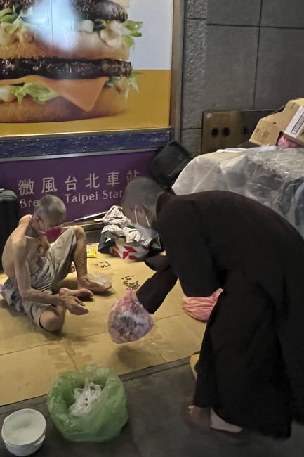 Assembly for anniversary Bodhisattva Avalokitesvara at Linh An Pagoda