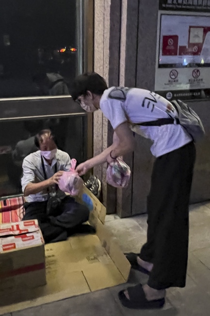 Assembly for anniversary Bodhisattva Avalokitesvara at Linh An Pagoda