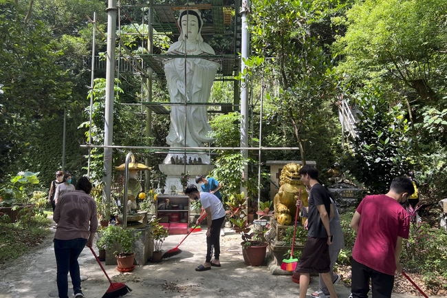 Assembly for anniversary Bodhisattva Avalokitesvara at Linh An Pagoda