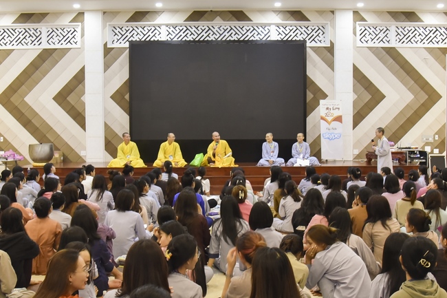 Third day of Summer Retreat 2022 at Hoang Phap Pagoda