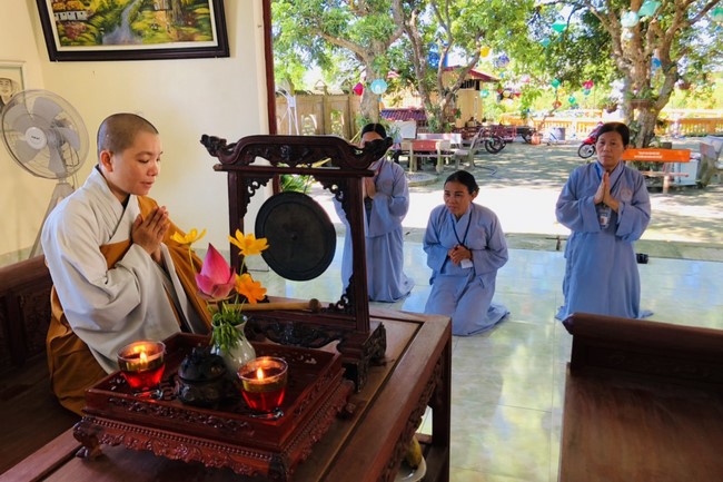 Chùa Đống Cao: Khóa tu Niệm Phật một ngày