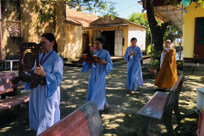 Chùa Đống Cao: Khóa tu Niệm Phật một ngày