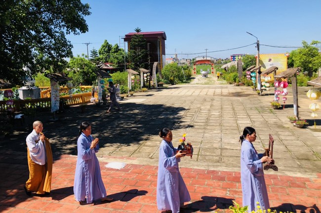Chùa Đống Cao: Khóa tu Niệm Phật một ngày