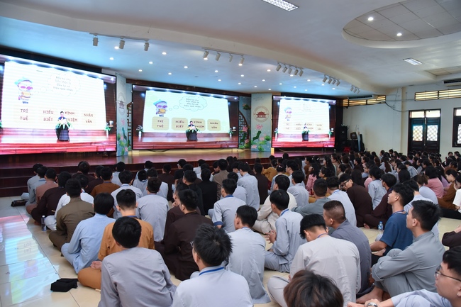 Fourth day of Summer Retreat 2022 at Hoang Phap Pagoda