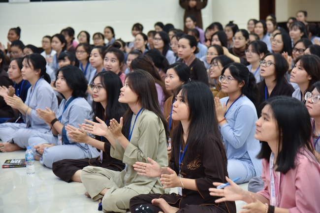 Fourth day of Summer Retreat 2022 at Hoang Phap Pagoda