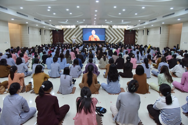 Fourth day of Summer Retreat 2022 at Hoang Phap Pagoda