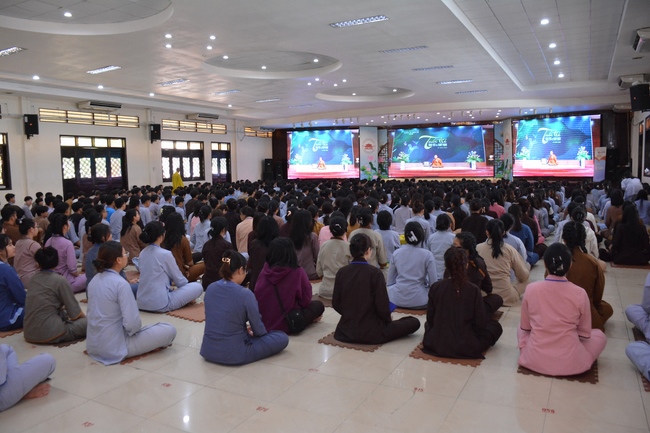 Fourth day of Summer Retreat 2022 at Hoang Phap Pagoda
