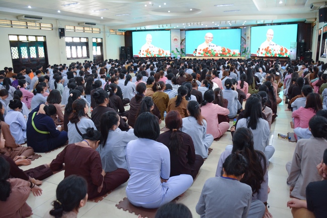 Fifth day of Summer Retreat 2022 at Hoang Phap Pagoda