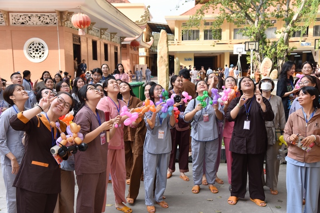 Fifth day of Summer Retreat 2022 at Hoang Phap Pagoda