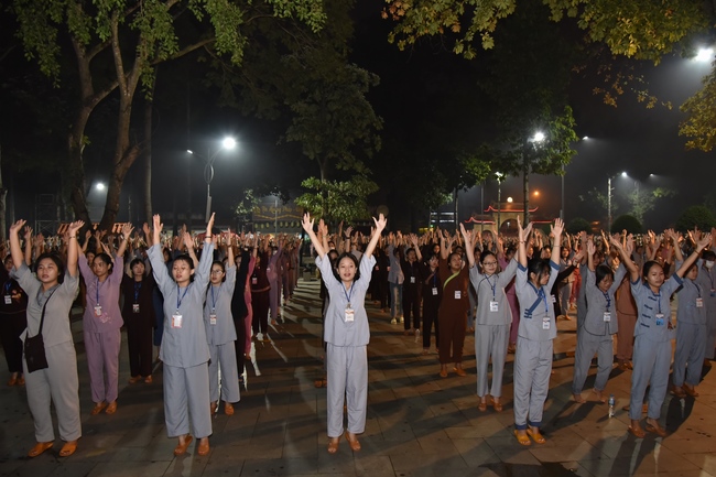 Fifth day of Summer Retreat 2022 at Hoang Phap Pagoda