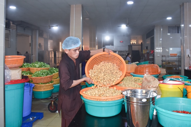 Fifth day of Summer Retreat 2022 at Hoang Phap Pagoda