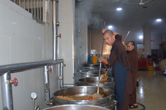 Fifth day of Summer Retreat 2022 at Hoang Phap Pagoda