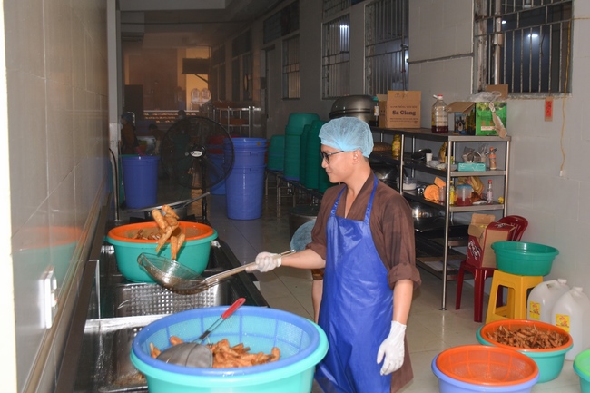 Fifth day of Summer Retreat 2022 at Hoang Phap Pagoda