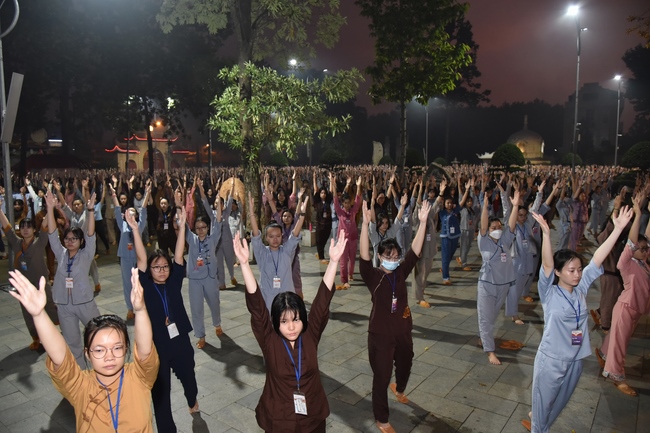 Fifth day of Summer Retreat 2022 at Hoang Phap Pagoda