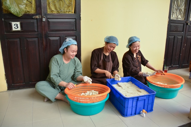 Fifth day of Summer Retreat 2022 at Hoang Phap Pagoda