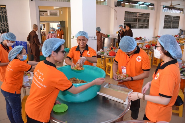 Fifth day of Summer Retreat 2022 at Hoang Phap Pagoda
