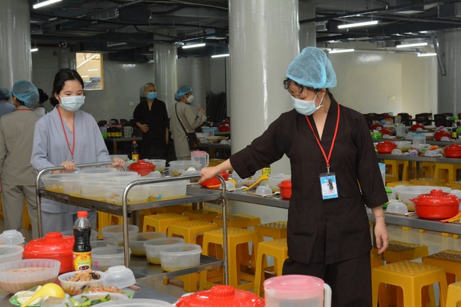 Fifth day of Summer Retreat 2022 at Hoang Phap Pagoda