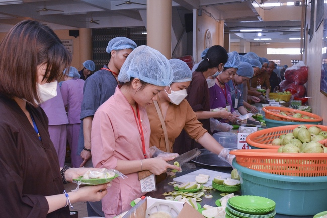 Fifth day of Summer Retreat 2022 at Hoang Phap Pagoda