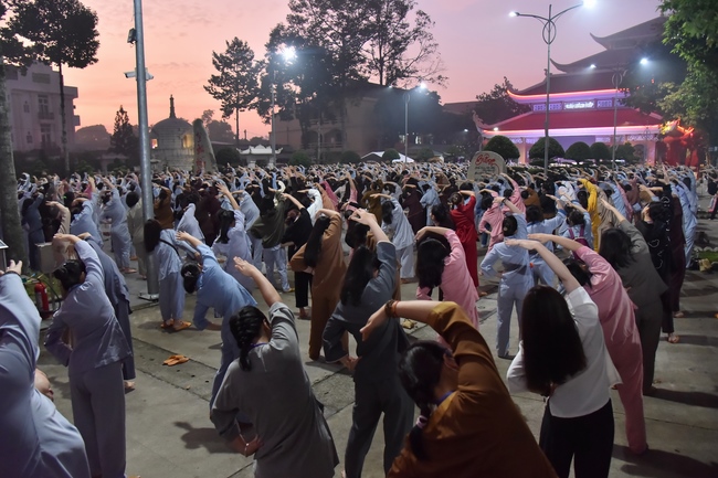 Fifth day of Summer Retreat 2022 at Hoang Phap Pagoda