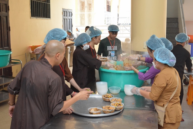 Fifth day of Summer Retreat 2022 at Hoang Phap Pagoda