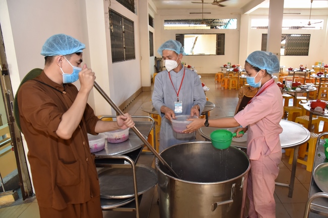 Fifth day of Summer Retreat 2022 at Hoang Phap Pagoda