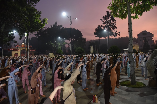 Fifth day of Summer Retreat 2022 at Hoang Phap Pagoda