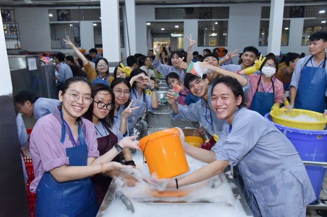 Fifth day of Summer Retreat 2022 at Hoang Phap Pagoda