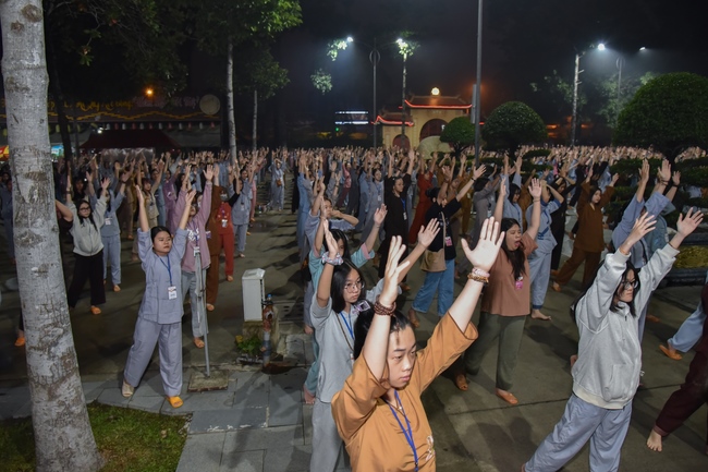 Fifth day of Summer Retreat 2022 at Hoang Phap Pagoda