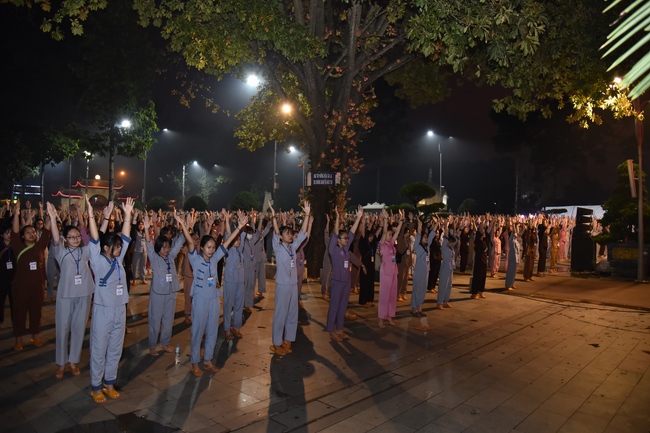 Fifth day of Summer Retreat 2022 at Hoang Phap Pagoda