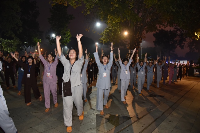 Fifth day of Summer Retreat 2022 at Hoang Phap Pagoda