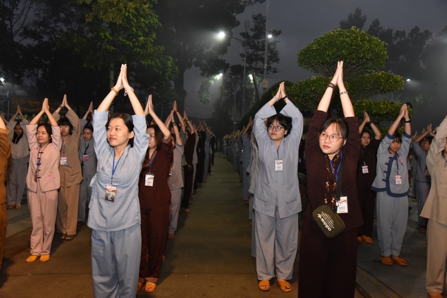 Fifth day of Summer Retreat 2022 at Hoang Phap Pagoda