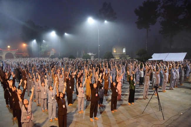 Fifth day of Summer Retreat 2022 at Hoang Phap Pagoda