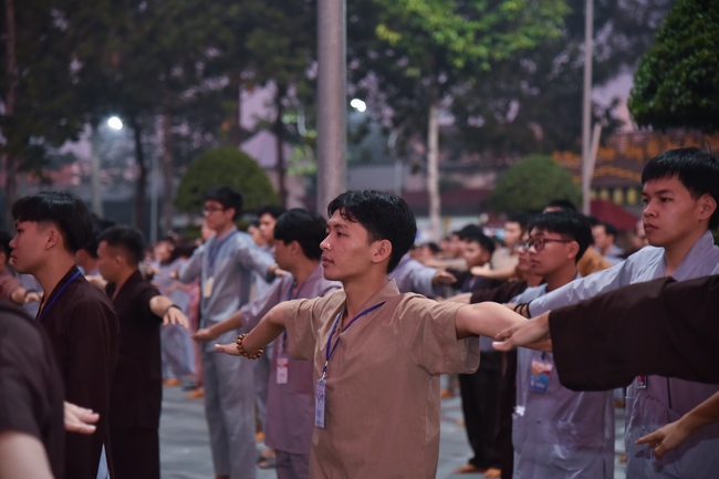 Fifth day of Summer Retreat 2022 at Hoang Phap Pagoda