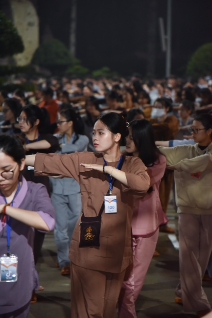 Fifth day of Summer Retreat 2022 at Hoang Phap Pagoda