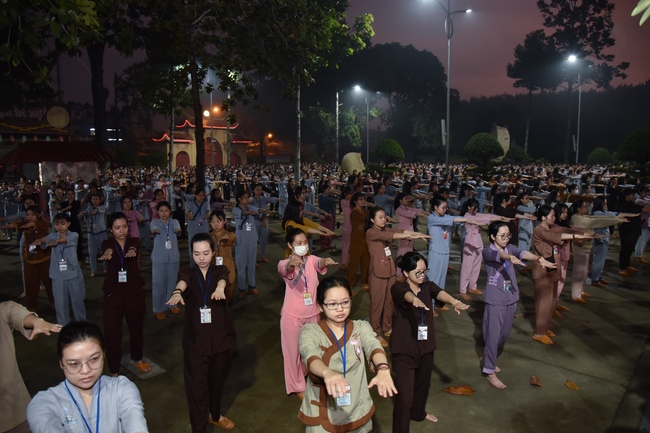 Fifth day of Summer Retreat 2022 at Hoang Phap Pagoda