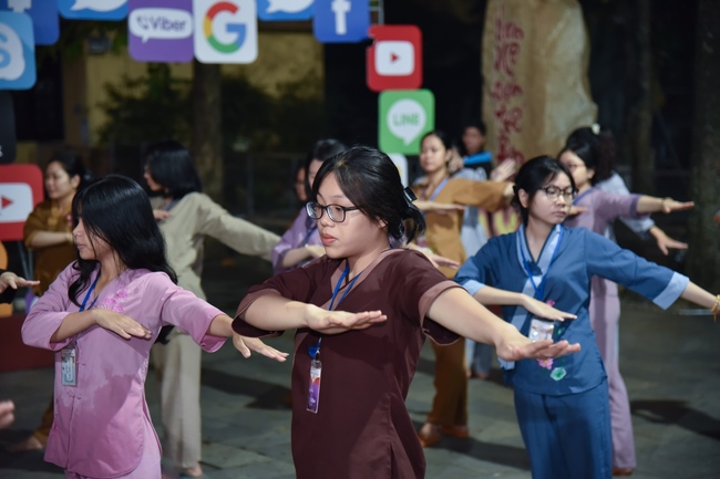 Fifth day of Summer Retreat 2022 at Hoang Phap Pagoda