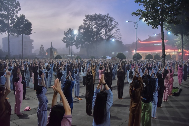 Fifth day of Summer Retreat 2022 at Hoang Phap Pagoda
