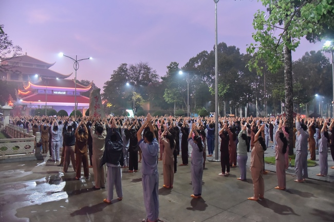 Fifth day of Summer Retreat 2022 at Hoang Phap Pagoda