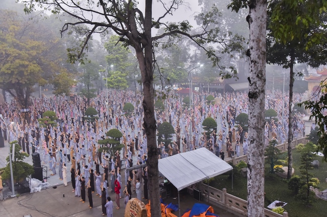 Fifth day of Summer Retreat 2022 at Hoang Phap Pagoda