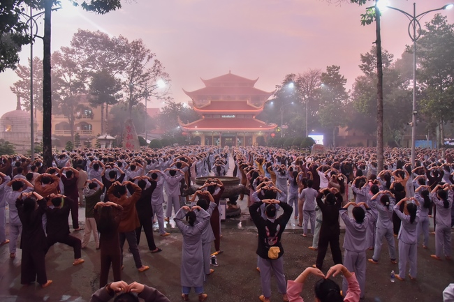 Fifth day of Summer Retreat 2022 at Hoang Phap Pagoda