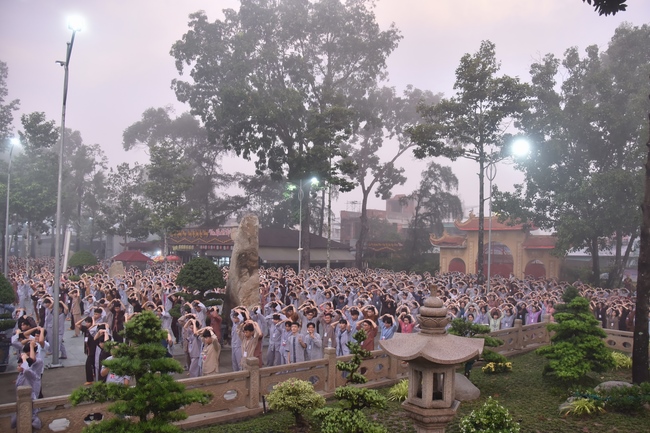Fifth day of Summer Retreat 2022 at Hoang Phap Pagoda
