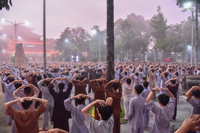 Fifth day of Summer Retreat 2022 at Hoang Phap Pagoda