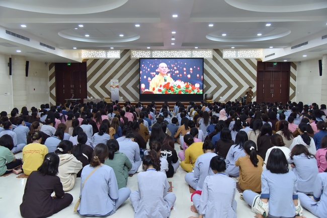 Fifth day of Summer Retreat 2022 at Hoang Phap Pagoda